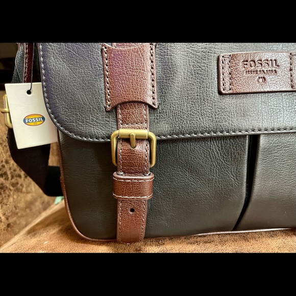 Authentic Fossil Canyon Commuter. Leather - Picture 3 of 8